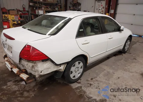 2006 Honda Accord 2.4 Lx из США, поврежденный, VIN 1HGCM56406A047851